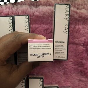 Mary Kay bronze 2 luminous foundation